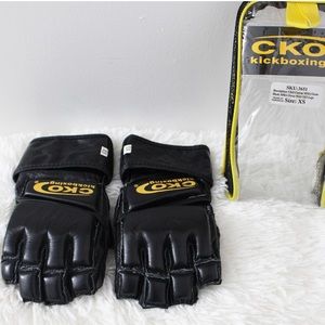 💥 kickboxing gloves from CKO .